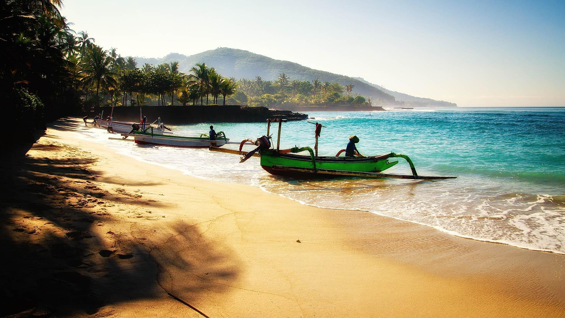 Tropischer Strand auf Bali
